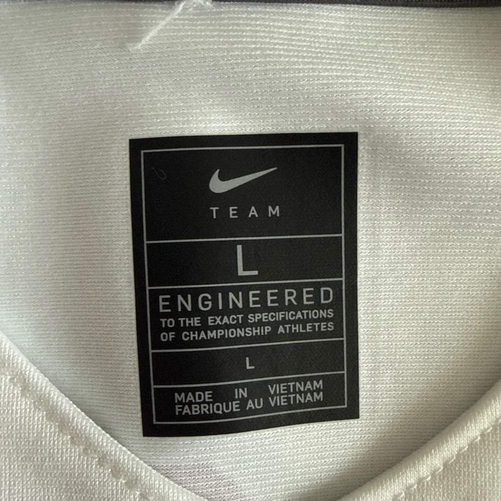 Nike Kids White and Red Jersey - Picture 4 of 6